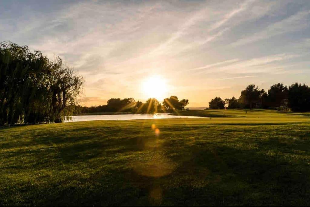 Moment De Detente Sur Le Golf De Pont-Royal Mallemort Dış mekan fotoğraf